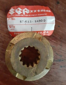 Tuerca espaciadora de hélice OEM NUEVO OEM Suzuki MARINE 57633-94300  - Imagen 1 de 3