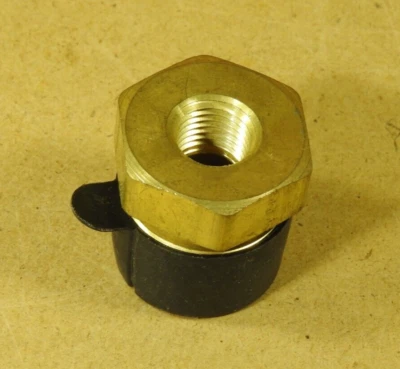 1/4 FPT x 1/2 MPT, Brass, Parker 1/2 X 1/4 PTR-S - New - Image 1 of 4