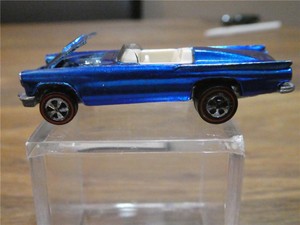 Hot Wheels - Redline Classic 1957 T-Bird - Convertible Blue, White Interior 1968