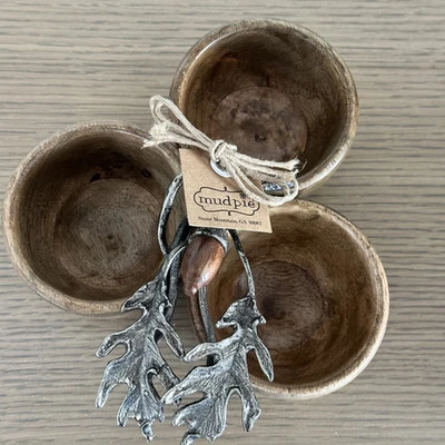 Torta de lama - Conjunto de tigela de condimento triplo com folhas e bolotas de carvalho de metal fundido - Imagem 1 de 4