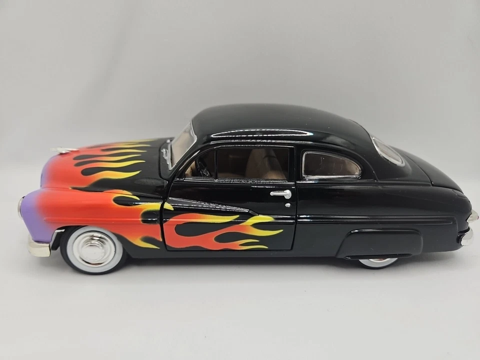 Mercury 1949 cupé Hot Rod con llamas fundido a presión escala 1/24 #BXW Foto 1 de 4