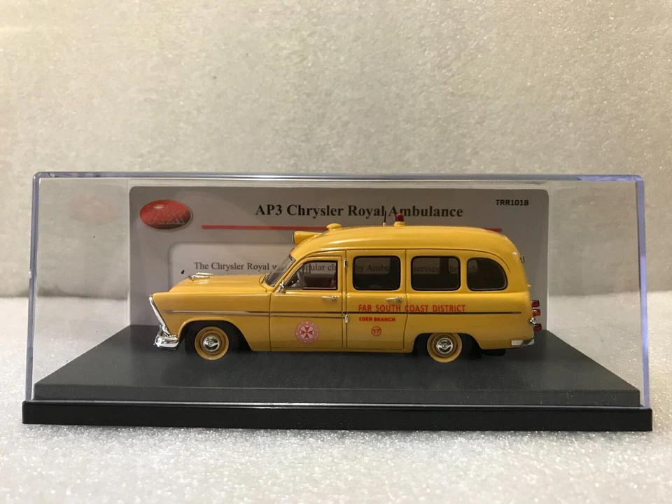 Ambulancia Chrysler 1/43 TRAX TRR101B 1961 AP3 - amarilla Foto 1 de 4