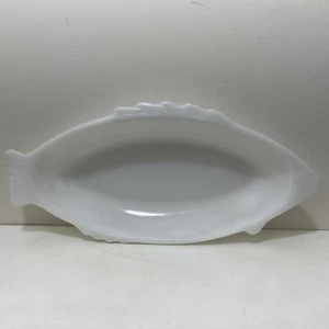 Vintage, Milk Glass, White, Fish Dish, Large Platter Serving Plate Tray - Bild 1 von 7
