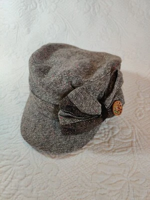 D & Y Newsboy With Bow Accent Knit Tweed Cap 1975 One Size Fits All Hat - Image 1 of 4