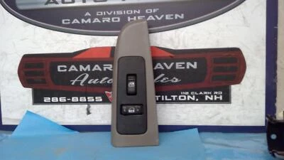 Interruptor de puerta delantero lado pasajero derecho Cadillac Escalade Ext 2002 Foto 1 de 2