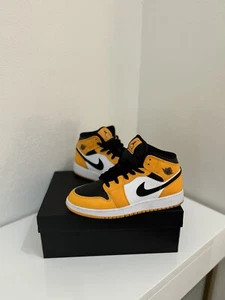 Size 6 - Jordan 1 Mid Yellow Toe 2022 - Picture 1 of 5