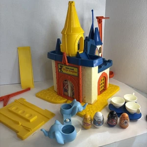 Castillo de juguete Magic Kingdom de colección 4 Weeble Wobbles Tigger Pooh Donald Goofy LEER - Imagen 1 de 24