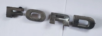 Usado OEM 1980 80 1981 81 Ford F100 F250 F350 capó letras emblemas insignias conjunto Foto 1 de 4
