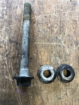 Pernos de alternador Ford Focus 2010 2,0 L Foto 1 de 2