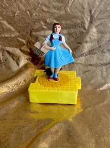 Vintage Blockbuster Wizard of Oz Dorothy on Yellow Brick Road Action Figure 1997 - Picture 1 of 5