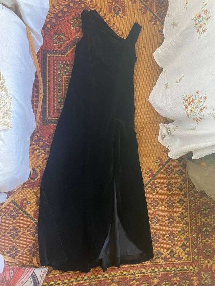 Vintage 80s -Princess Di Look- Laura Ashley Velvet Black formal Dress US12/UK14* - Image 1 of 4