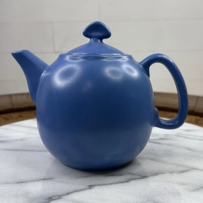 Tetera personal Chantal .75 cuartos azul cobalto apta para microondas y lavavajillas Foto 1 de 4