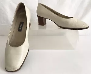 Bally Strada Italian Womens Heeled Court Shoe EU 38.5 UK 6 Cream Patent/Leather - Picture 1 of 12