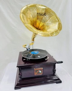 ANTIQUE STYLE  Beautiful Gramophone, Phonograph New Working - Record Player Anti - Foto 1 di 15