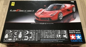 Kit modelo plástico rojo Tamiya 1/24 Ferrari LaFerrari sin usar - Imagen 1 de 4