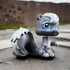 Littlest Pet Shop Authentic # 484 Gray Squirrel Blue Tear Drop Star Eyes - Picture 1 of 5