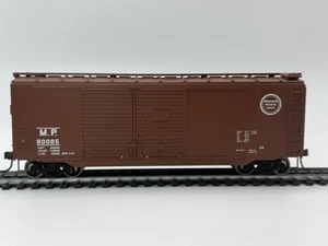 HO Athearn Missouri Pacific 40’ Boxcar MP 80065 – Acopladores KD – Ruedas de acero - Imagen 1 de 4