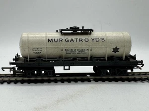 B4135 Tri-ang Murgatroyds Chlorine Tanker Wagon OO Gauge PlayWorn Condition - Picture 1 of 4
