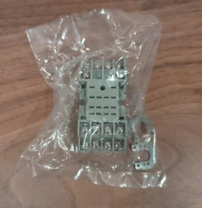 Dayton 2A584E Klemme 14-polig, 7A 300VAC - WERKSEITIG VERSIEGELT - Bild 1 von 2