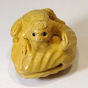 Turtle Netsuke 2" Carved Light Wood Japanese Style Wooden Box Turtle Creature - Picture 1 of 10