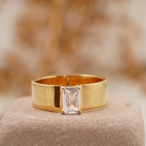 Anillo de boda solitario de moissanita de plata esterlina de 1,20 quilates banda ancha corte radiante - Imagen 1 de 5