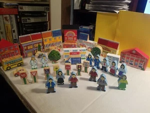 WOODEEN CITY BUILDING BLOCKS - Picture 1 of 2