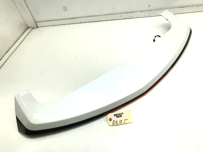 Alerón trasero Cadillac XT5 2017-2022 con tercera luz de freno OEM Foto 1 de 4