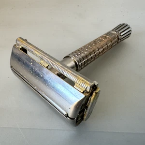 Navaja de afeitar de seguridad Gillette F3 1960 vintage punta acampanada súper velocidad doble filo hecha en EE. UU. - Imagen 1 de 16