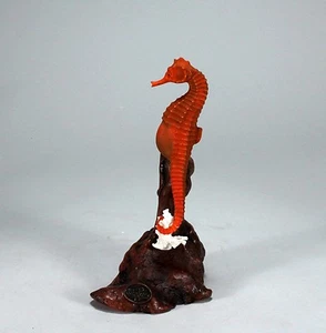 Escultura masculina SEAHORSE EMBARAZADA de JOHN PERRY 7 pulgadas naranja nueva directa  - Imagen 1 de 4