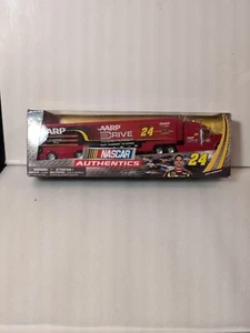 NASCAR AUTHENTICS Jeff Gordon #24 Collector Truck AARP Maßstab 1:64 - Bild 1 von 10