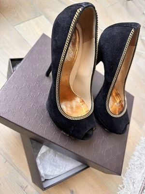Peep-toe Gucci Negro Firenze 1921 Niño Scamosciato / Nappa Seda - Usado Talla 36 Foto 1 de 4