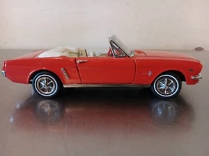 Franklin Nuova Nuova Auto Diecast 1964 1/2 Rossa FORD MUSTANG CONVERTIBILE 1:24 - Foto 1 di 10