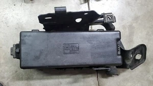 FORD F250 F350 SUPER DUTY 6.4 DIESEL ENGINE FUSE BOX ASSEMBLY OEM - Picture 1 of 5