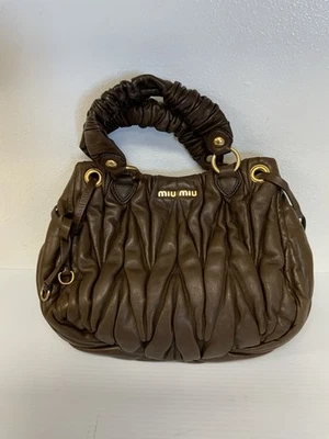 Bolso de Mano Miu Miu Matelasse Foto 1 de 4