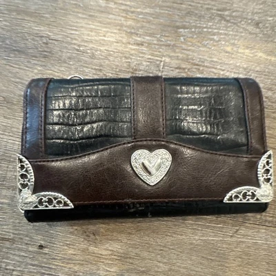 Cartera Brighton), tiene capacidad para 10 tarjetas, fotos, id’s Sep. Sección por $, cheques sin correas Foto 1 de 4