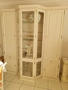 Beleuchteter Schrank "Residenz" Esche weiß (Wohnzimmer/Eßzimmer) - Bild 1 von 5