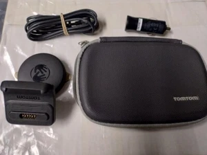 TomTom GO 520 GPS with Cas, Mount and Cables - Picture 1 of 6