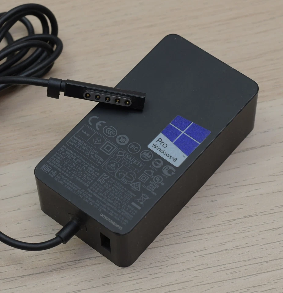 Microsoft Surface Charger 1536 12V 3.6A 48W - Image 1 of 1