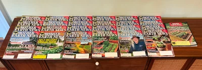 24 - Mother Earth News Magazines + Guide to Organic Gardening Foto 1 de 4