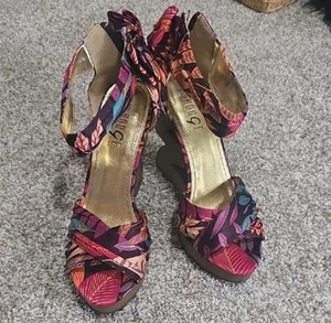 ROUGE SIZE 9  FLORAL PRINT ZIP UP WOTH BOW ON BACK WEDGES ART TO WEAR - Picture 1 of 4