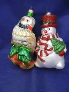 ZWEI VINTAGE ZARTER GLAS WEIHNACHTSSCHMUCK - WEIHNACHTSMANN UND PAPAGEI - Bild 1 von 8