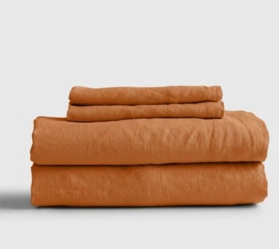 NUEVO CON ETIQUETAS JUEGO DE SÁBANAS KING DE 4 PIEZAS DE LINO EUROPEO QUINCE TERRACOTA VENTA AL POR MENOR $ 199.90 Foto 1 de 4