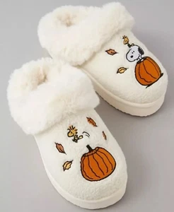 American Eagle AE Fall Peanuts Snoopy Plush Slipper Women's Size 10 - Picture 1 of 4