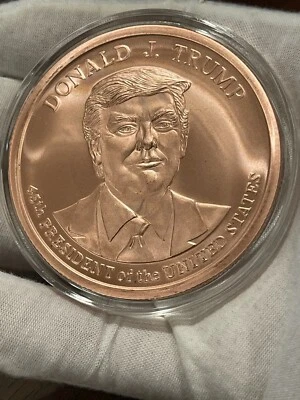 Trump 2020 5 oz .999 Copper BU coin 45th President commemorative IN A CAPSULE - Image 1 of 2