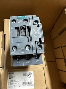 3RT2026-1BB40 Contactor AC-3 25 A, 11 kW / 400V 1NO + 1NC, 24VDC 3-pole, Size S0 - Picture 1 of 2
