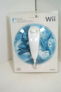 Wii NINTENDO NUNCHUCK NEW IN PACKAGE - Picture 1 of 2