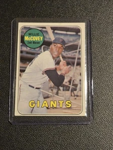 1969 Topps #440a Willie McCovey last name in yellow - Picture 1 of 2