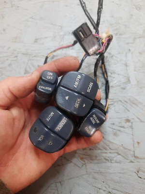 2000-2005 BUICK LESABRE VOLANTE CRUZEIRO E FUNÇÕES DE INTERRUPTOR DE RÁDIO USADO FABRICANTE DE EQUIPAMENTO ORIGINAL! - Imagem 1 de 2