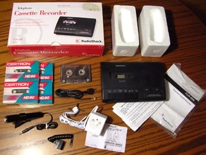 NUOVO - RADIOSHACK TCR-200 TELEFONO AD ATTIVAZIONE VOCALE SET REGISTRATORE A NASTRO - Foto 1 di 12