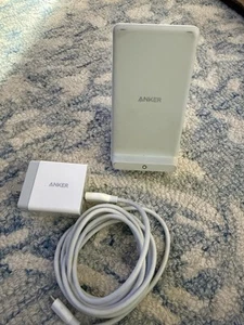 Anker PowerWave 7.5 Stand With Quick Charge 3.0 Charger (model A2522) Grey/white - Zdjęcie 1 z 4